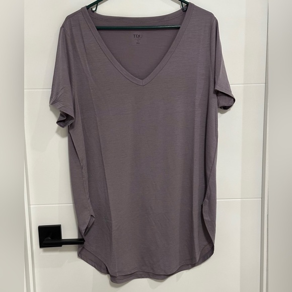 ✨NWT✨Torrid: Women’s Lyocell Tunic Active Tee- Size 1X - Picture 3 of 8